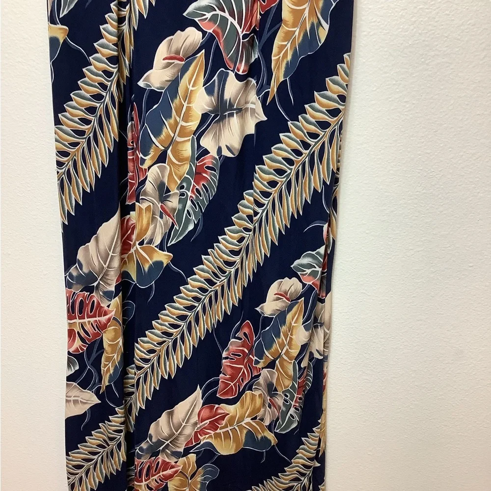 Hilo Hatties Hawaiian original size L Maxi dress blues tan& soft reds short SLV - Picture 12 of 13